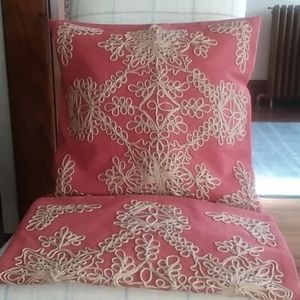 NWOT Pair of 100% Cotton Pillow Covers